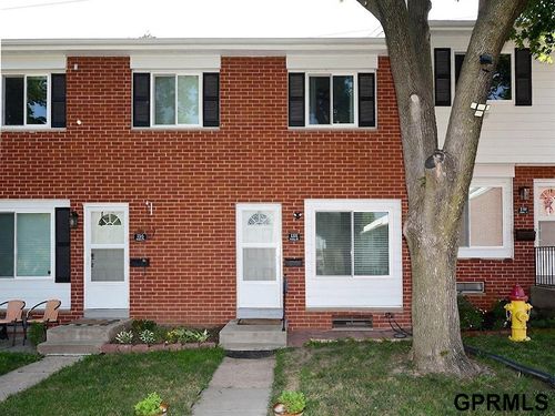 128 Arbor Ct, Omaha, NE, 68108-1725 | Card Image