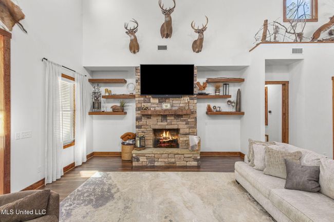 12-web-or-mls-2162 Leesburg-13 | Image 10