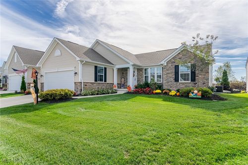 34691 Legends Way, Grafton, OH, 44044-9358 | Card Image