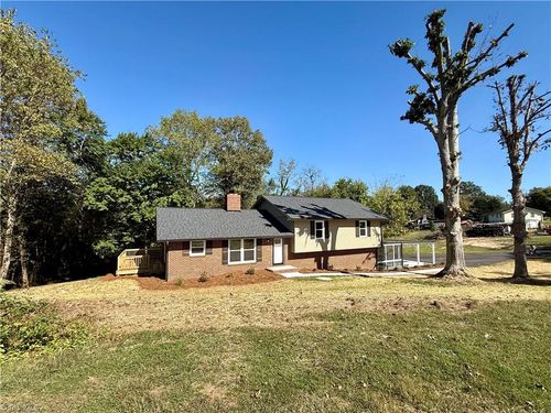 216 Belvue Dr, Mount Airy, NC, 27030-5191 | Card Image