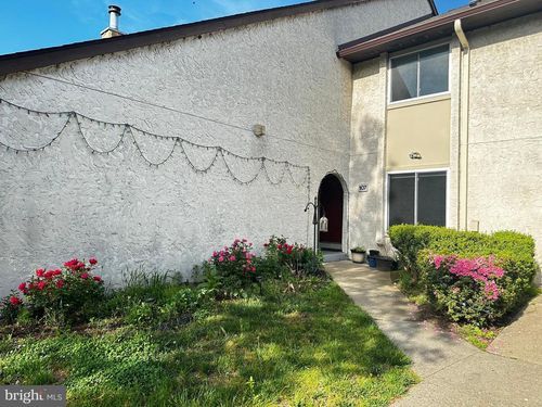 107 Thoreau Dr, Plainsboro, NJ, 08536-3037 | Card Image