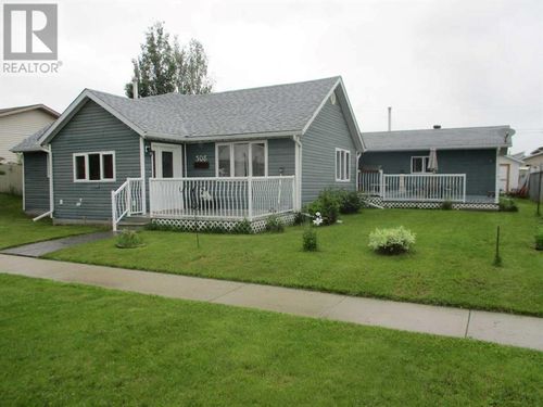 308 6 Ave Se, Manning, AB, T0H | Card Image