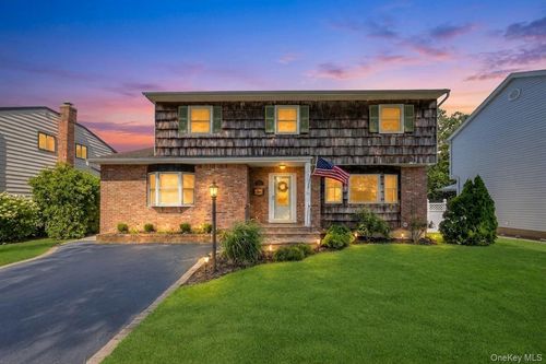 15A Totten St, Bethpage, NY, 11714 | Card Image