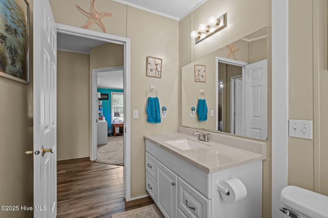 Hall full bathroom. | Image 25
