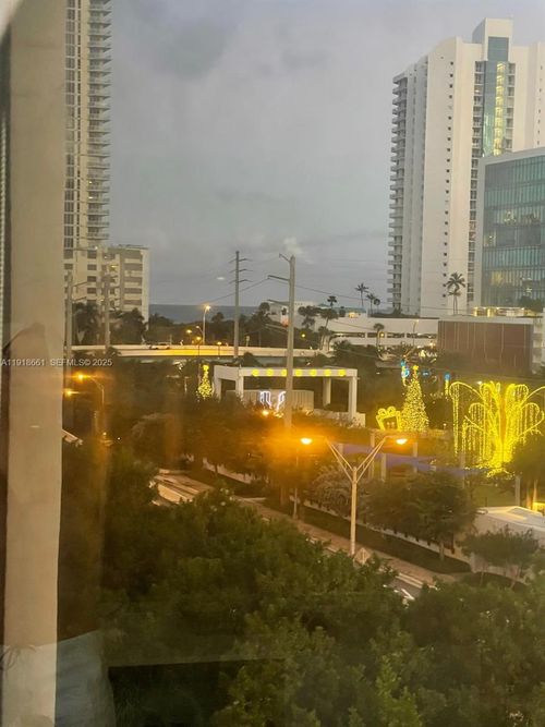 apt-716-16909 N Bay Rd, Sunny Isles Beach, FL, 33160-4226 | Card Image