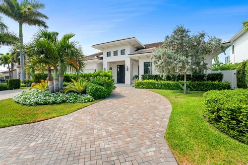 925 Allamanda Dr, Delray Beach, FL, 33483-4913 | Card Image