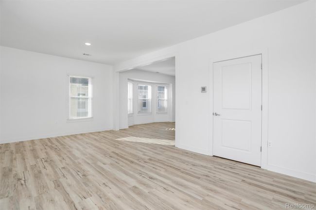 17-791 E Grand Blvd Detroit 0028.jpg | Image 5