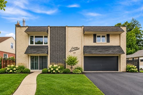 1-129 W Quincy St, Westmont, IL, 60559-1853 | Card Image