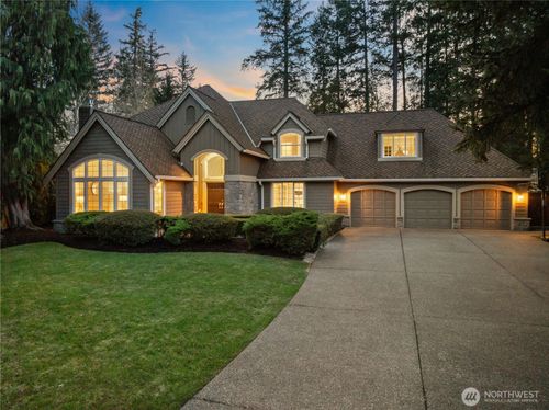 25852 Se 22nd Pl, Sammamish, WA, 98075-7915 | Card Image