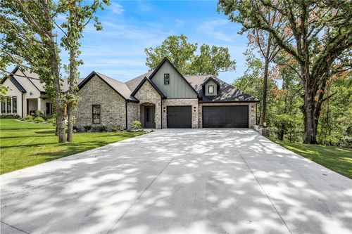 5201 Joe Ln, Rogers, AR, 72756-9313 | Card Image