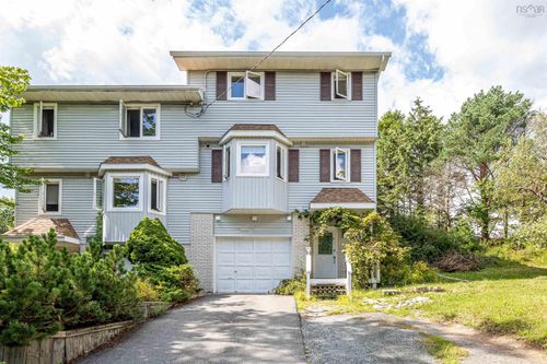 12 Basinview Dr, House with 4 bedrooms, 3 bathrooms and 2 parking in Bedford NS | Card Image
