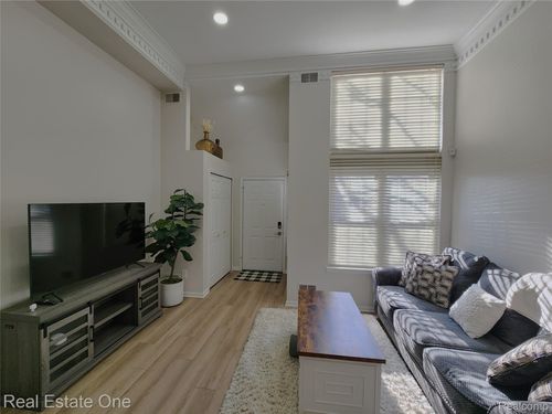 1341 S Washington Ave, Royal Oak, MI, 48067-3223 | Card Image