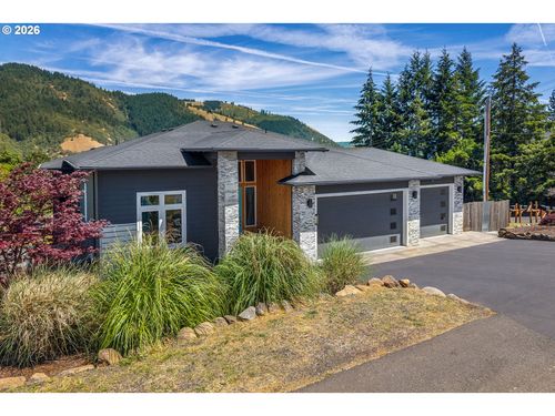 1005 Champion Ln, White Salmon, WA, 98672-8990 | Card Image