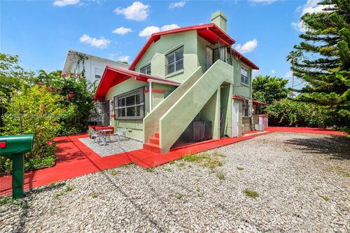 569 Sw 5th St, Miami, FL, 33130-2701 | Card Image