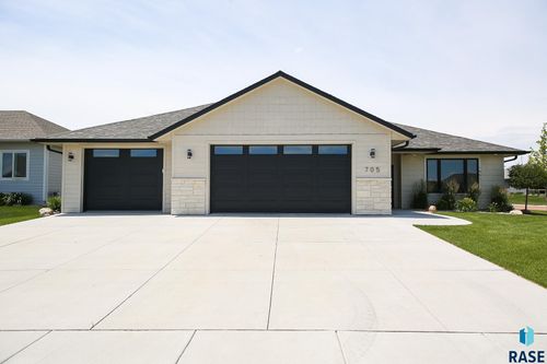705 Quartzite Cir, Tea, SD, 57064-2679 | Card Image