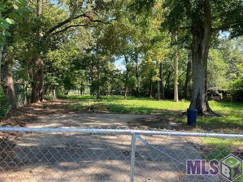 9835 Cal Rd, Baton Rouge, LA, 70809-3062 | Card Image