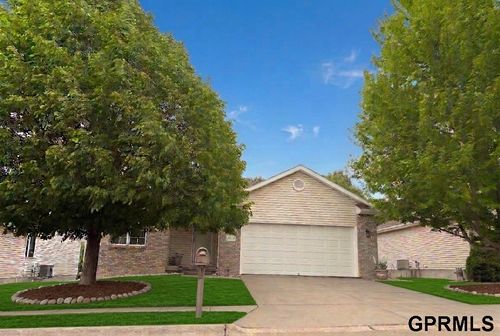 5330 Pony Hill Ct, Lincoln, NE, 68516-5670 | Card Image
