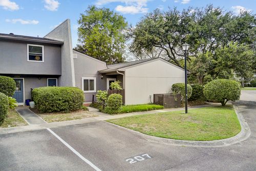 207 Ventura Pl, Mount Pleasant, SC, 29464-9564 | Card Image