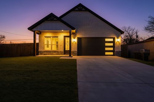 3401 S Hughes Ave, Fort Worth, TX, 76119-2096 | Card Image