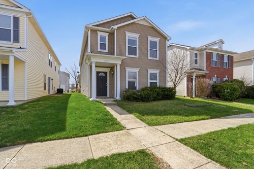 10137 Cumberland Pointe Blvd, Noblesville, IN, 46060-4755 | Card Image