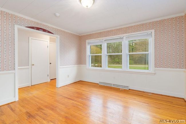 Living or Dining Room | Image 10