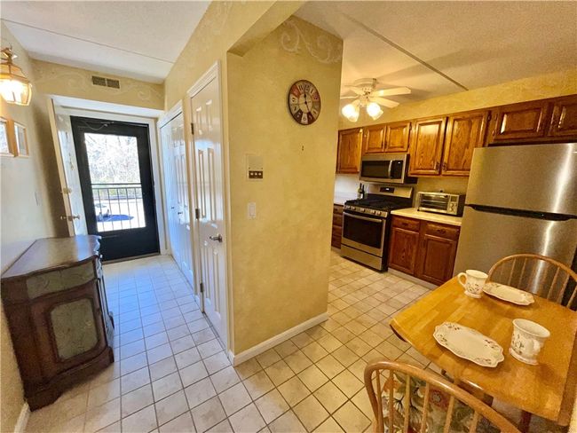 APT-3-206 - 650 E Greenwich Ave, Condo with 2 bedrooms, 2 bathrooms and 2 parking in West Warwick RI | Image 4