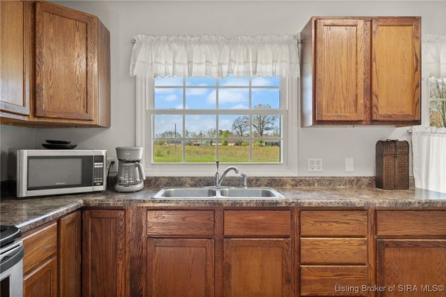 1110 W Helton Rd, Home with 3 bedrooms, 3 bathrooms and null parking in Scottsburg IN | Image 33