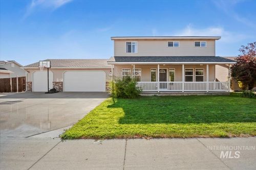 1437 Ne Cinder Loop, Mountain Home, ID, 83647-2952 | Card Image