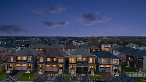 10 Hinkson St, Whitby, ON, L1P0N7 | Card Image