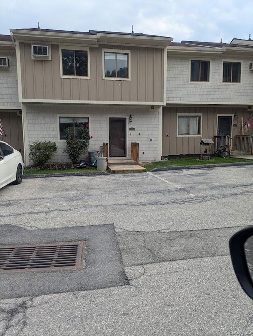 6905 Chelsea Cv N, Hopewell Junction, NY, 12533-7120 | Card Image