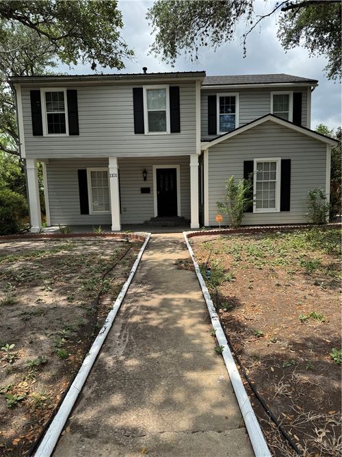 1101 N Adams St, Beeville, TX, 78102-3503 | Card Image