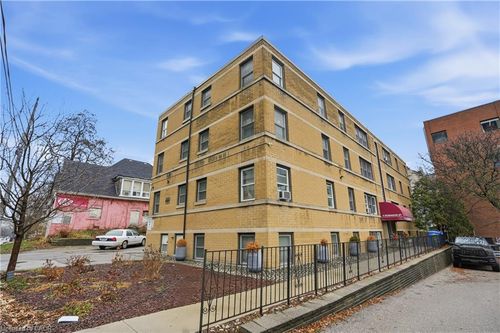 9-4 Robinson St, Hamilton, ON, L8P1Y5 | Card Image