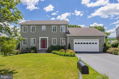 1002 Shamrock Ave, STATE COLLEGE, PA, 16801-6989 | Card Image
