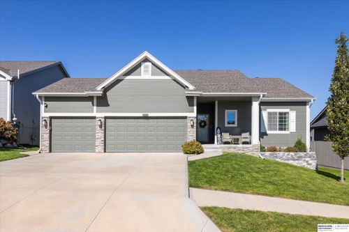16618 Hanover St, Bennington, NE, 68007-3293 | Card Image