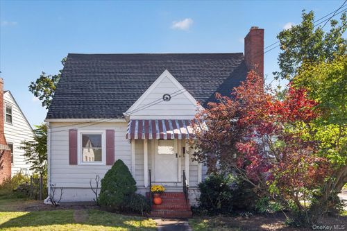 30 Dinan St, Beacon, NY, 12508-3202 | Card Image