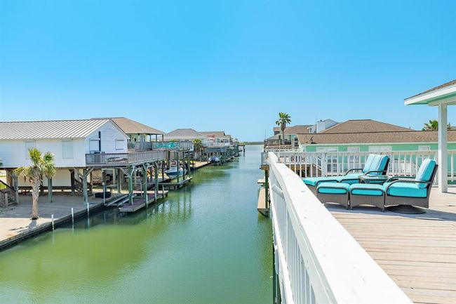 247 Schooner Dr, House other with 3 bedrooms, 2 bathrooms and 5 parking in Freeport TX | Image 7