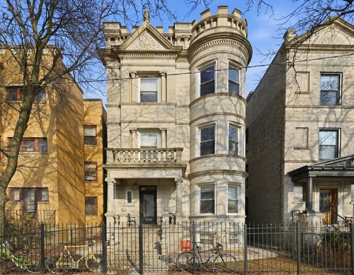 3136 W Logan Blvd, Chicago, IL, 60647-1572 | Card Image