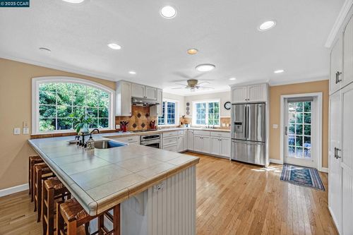 6129 Crater Lake Ct, Pleasanton, CA, 94588-4905 | Card Image
