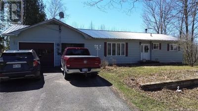 120 Hospital St, House other with 3 bedrooms, 2 bathrooms and null parking in Bath NB | Image 1