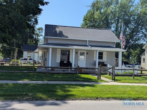 501 East St, Liberty Center, OH, 43532-9329 | Card Image
