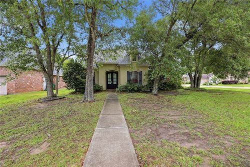 807 Sand Fox Run, Madisonville, LA, 70447-3145 | Card Image