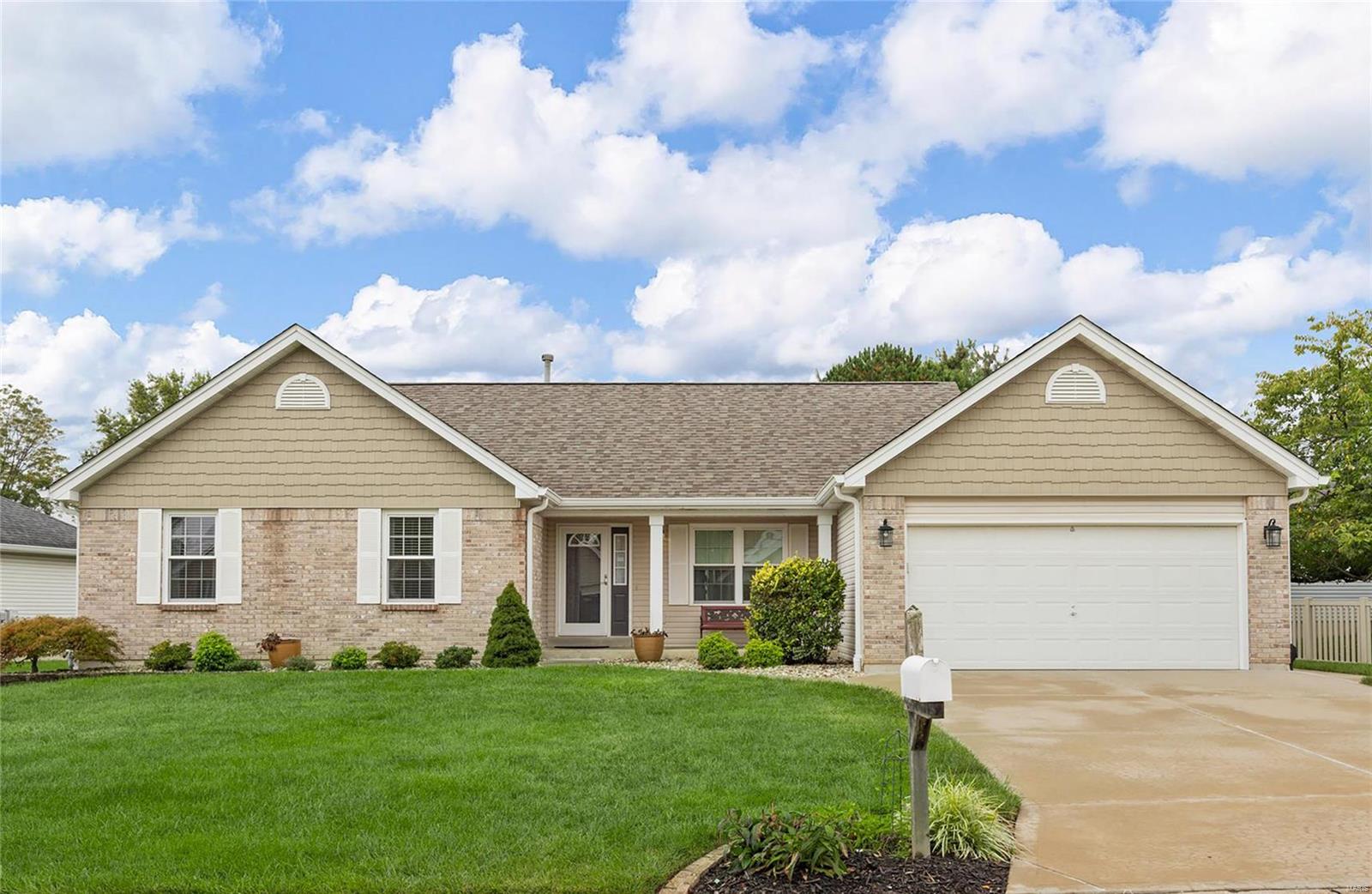 Black Lantern Trl, Saint Peters, MO 63376