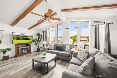 44531 Grovewood Cir, Hemet, CA, 92544-5581 | Card Image