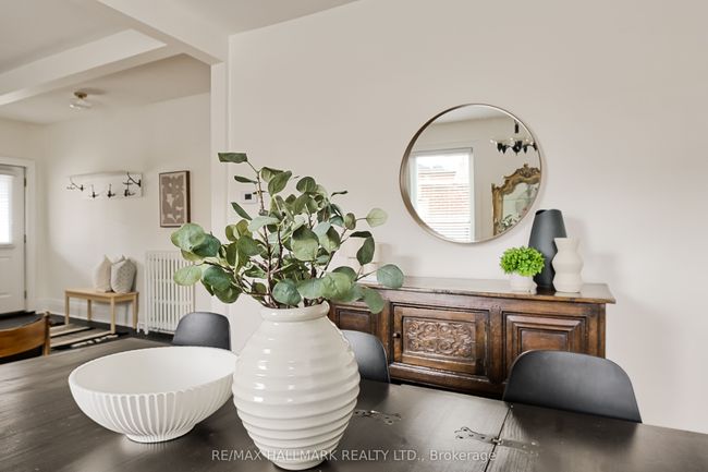 333 Sackville St, House attached with 3 bedrooms, 2 bathrooms and null parking in Toronto ON | Image 10