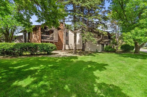 43-2430 W Good Hope Road Nw, GLENDALE, WI, 53209 | Card Image