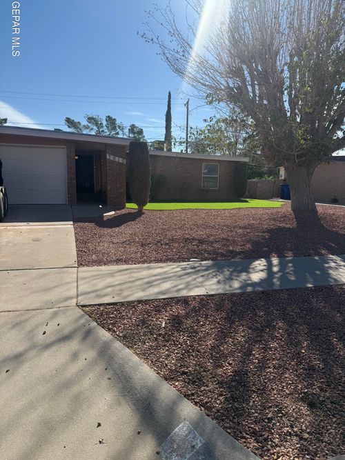 3010 Wedgewood Dr, El Paso, TX, 79925-4303 | Card Image
