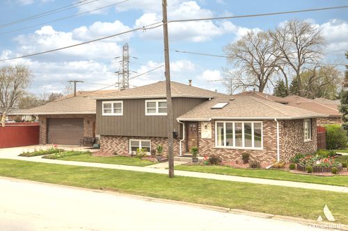 8356 Oak Park Ave, Burbank, IL, 60459-2367 | Card Image