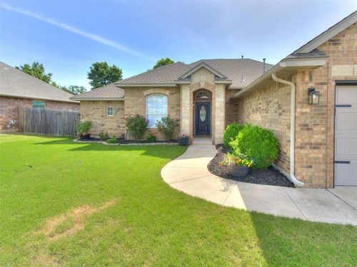 540 Blue Sky Drive, Midwest City, OK, 73130 | Card Image