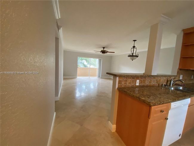 APT-301 - 232 Ne 12 Th Ave, Condo with 2 bedrooms, 2 bathrooms and null parking in Hallandale Beach FL | Image 7