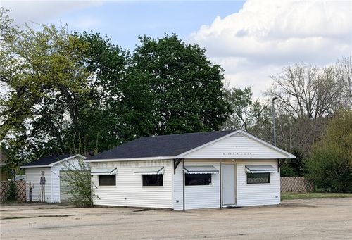 5 S. Henning Road, Danville, IL, 61832 | Card Image